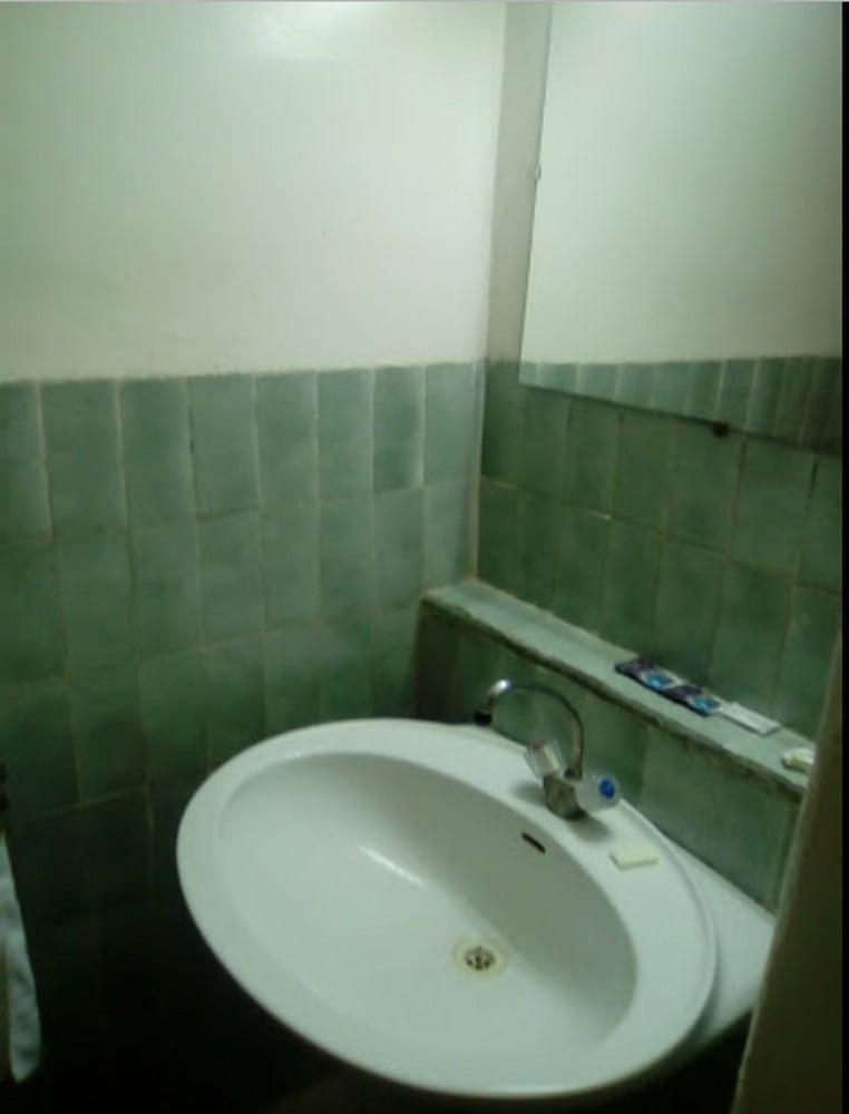 Hotel Antar Бешар Екстериор снимка