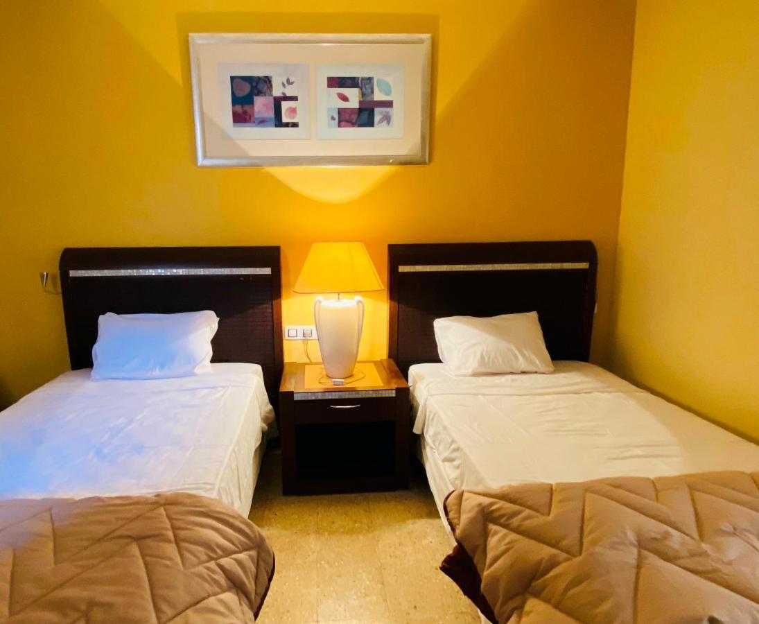 Hotel Antar Бешар Екстериор снимка