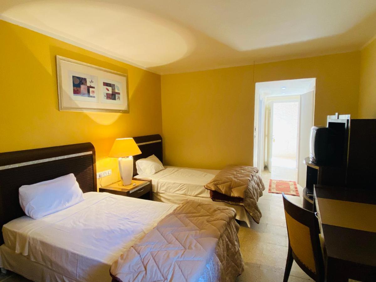 Hotel Antar Бешар Екстериор снимка