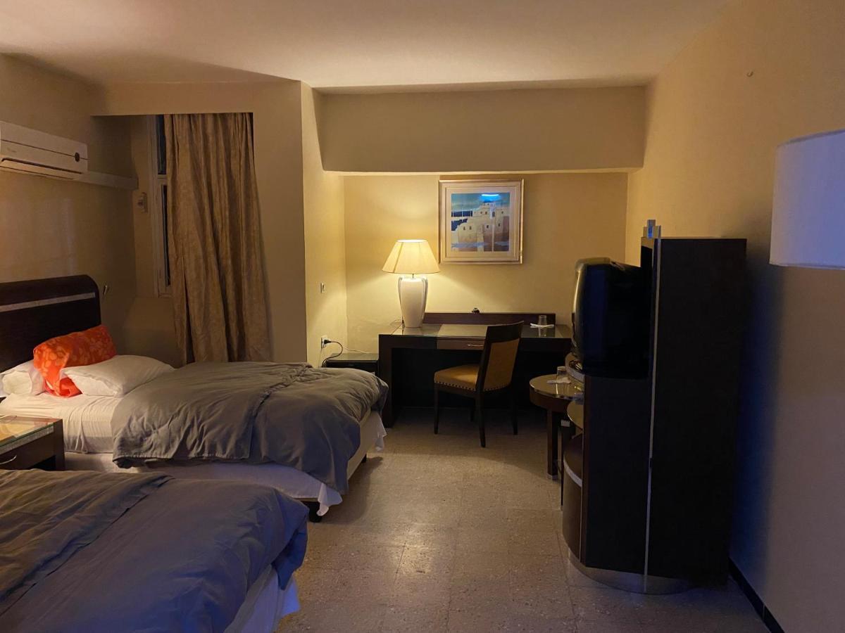 Hotel Antar Бешар Екстериор снимка