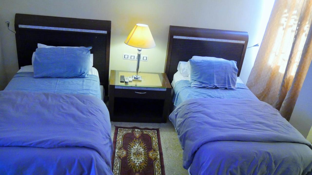 Hotel Antar Бешар Екстериор снимка