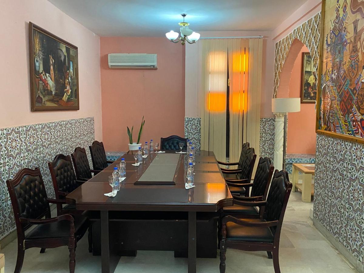 Hotel Antar Бешар Екстериор снимка