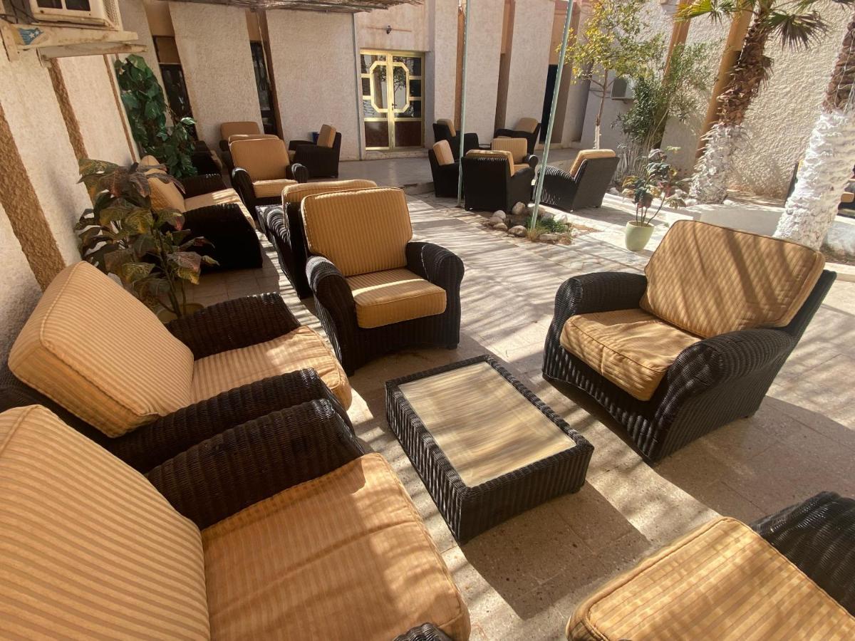Hotel Antar Бешар Екстериор снимка