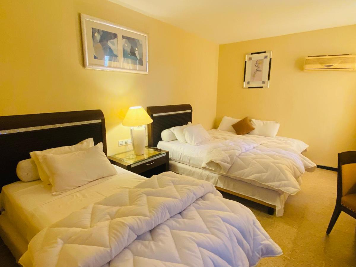 Hotel Antar Бешар Екстериор снимка