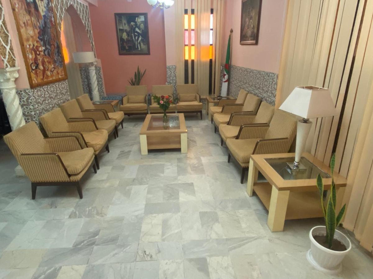 Hotel Antar Бешар Екстериор снимка